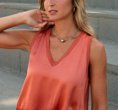 Vestido Classic V Neck - Ocre
