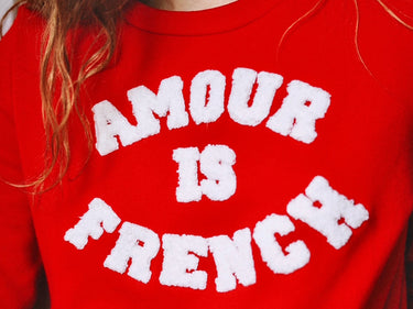 Sweatshirt Amour is French.2